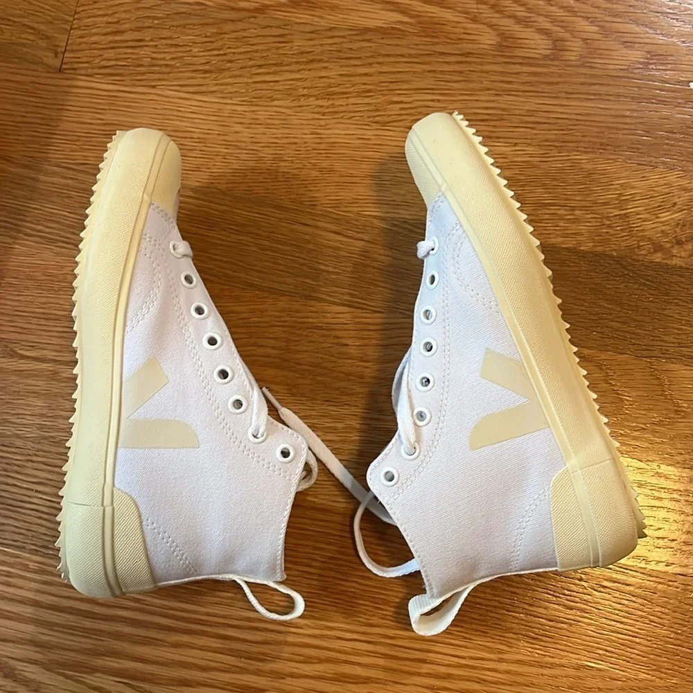 VEJA Nova High Top Canvas White Butter Sole Size 5 NIB